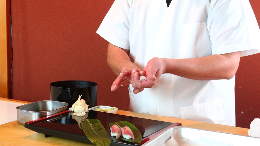 【本格板前寿司プラン】目の前で握る本格お鮨を堪能いただけます。