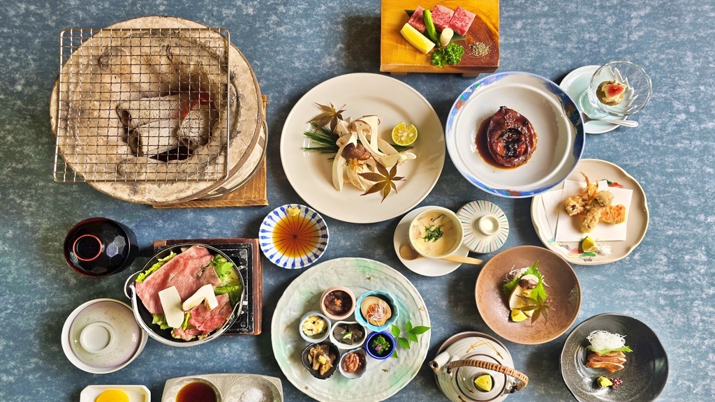≪大広間でお食事≫国産松茸＆飛騨牛ステーキ付◇鶴会席25,000円〜＆温泉【3時間　気軽に滞在】