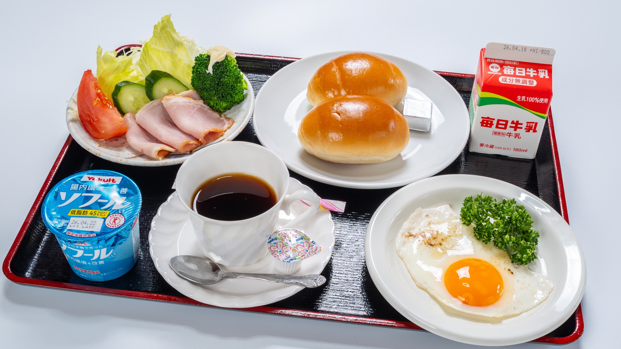 *【洋朝食】ふんわりパンと目玉焼き、コーヒーで心満たされる朝食をご用意
