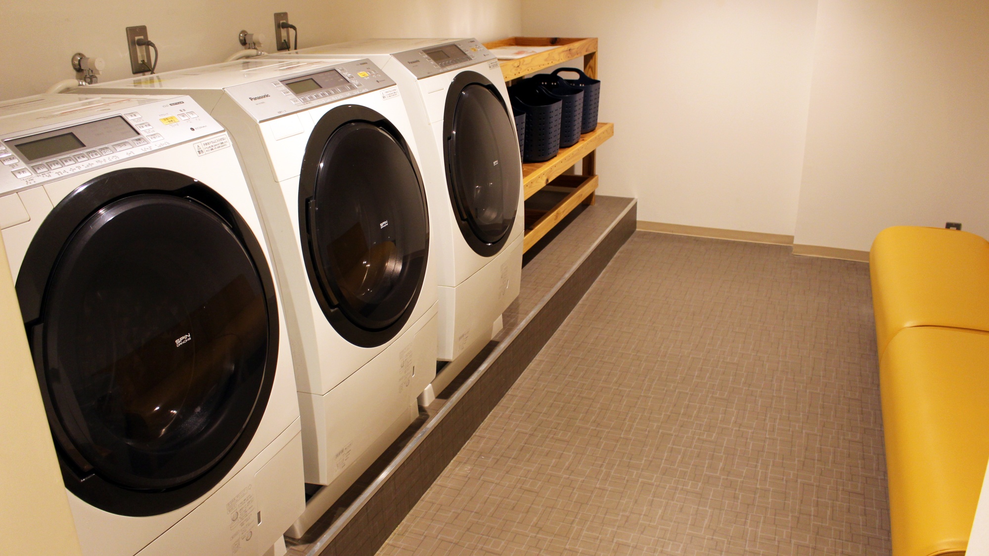 【ベビー＆キッズフロア】無料コインランドリーコーナー(共用スペース)