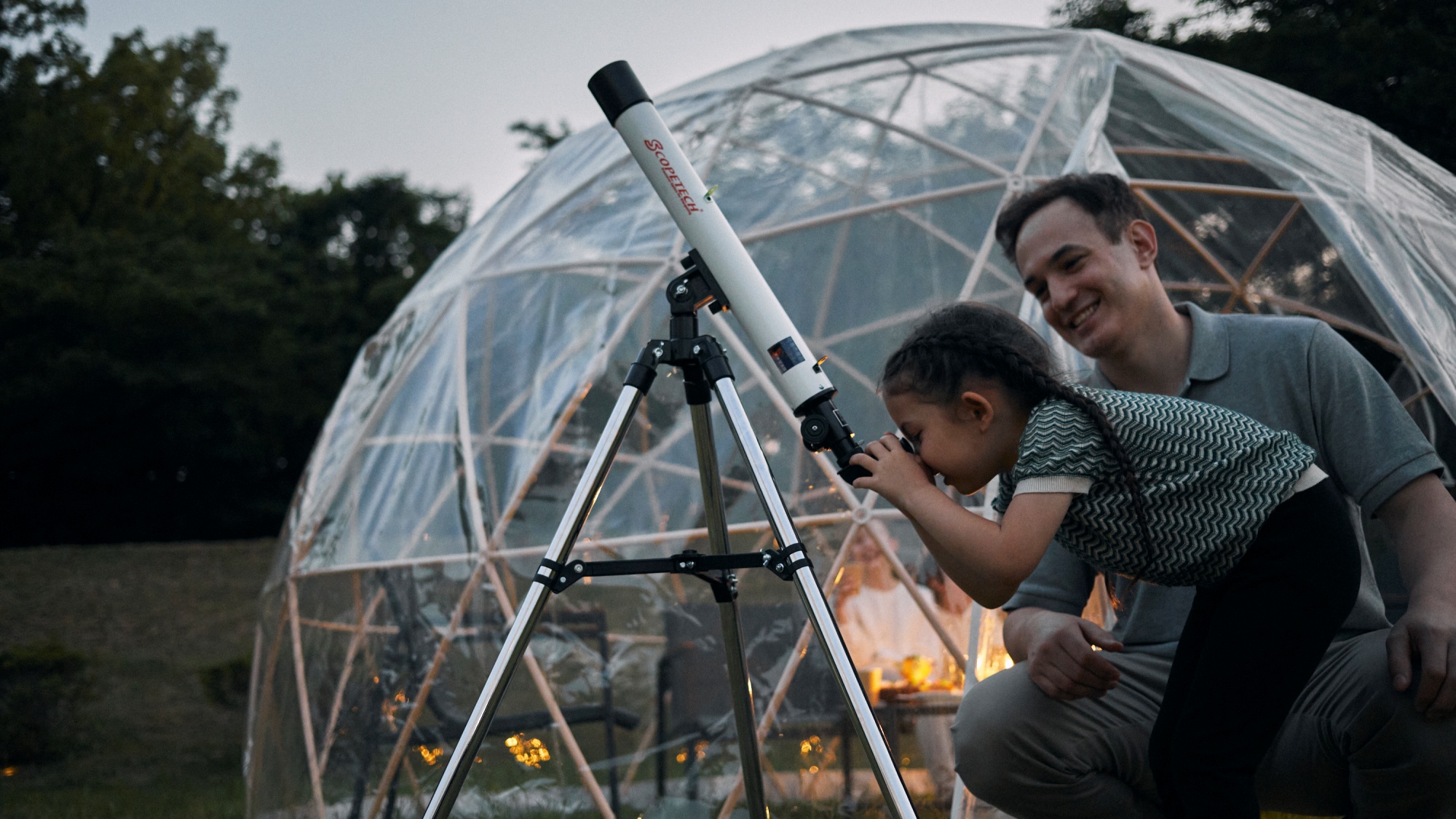 【芝生広場 スターゲイジングエリア】夜間は星空を楽しむための特別な場所へ。※望遠鏡はご持参ください。