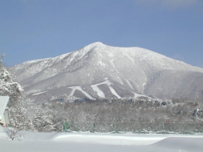 飯綱高原　冬の飯綱山