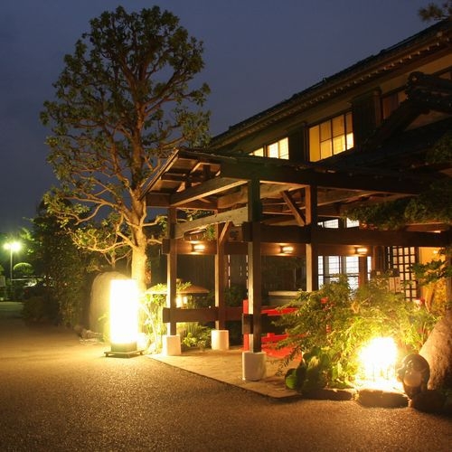 【1日1組限定】露天風呂付き「竹の間」で愉しむ特選会席と極乃湯（準天然温泉・人工温泉）の癒し旅