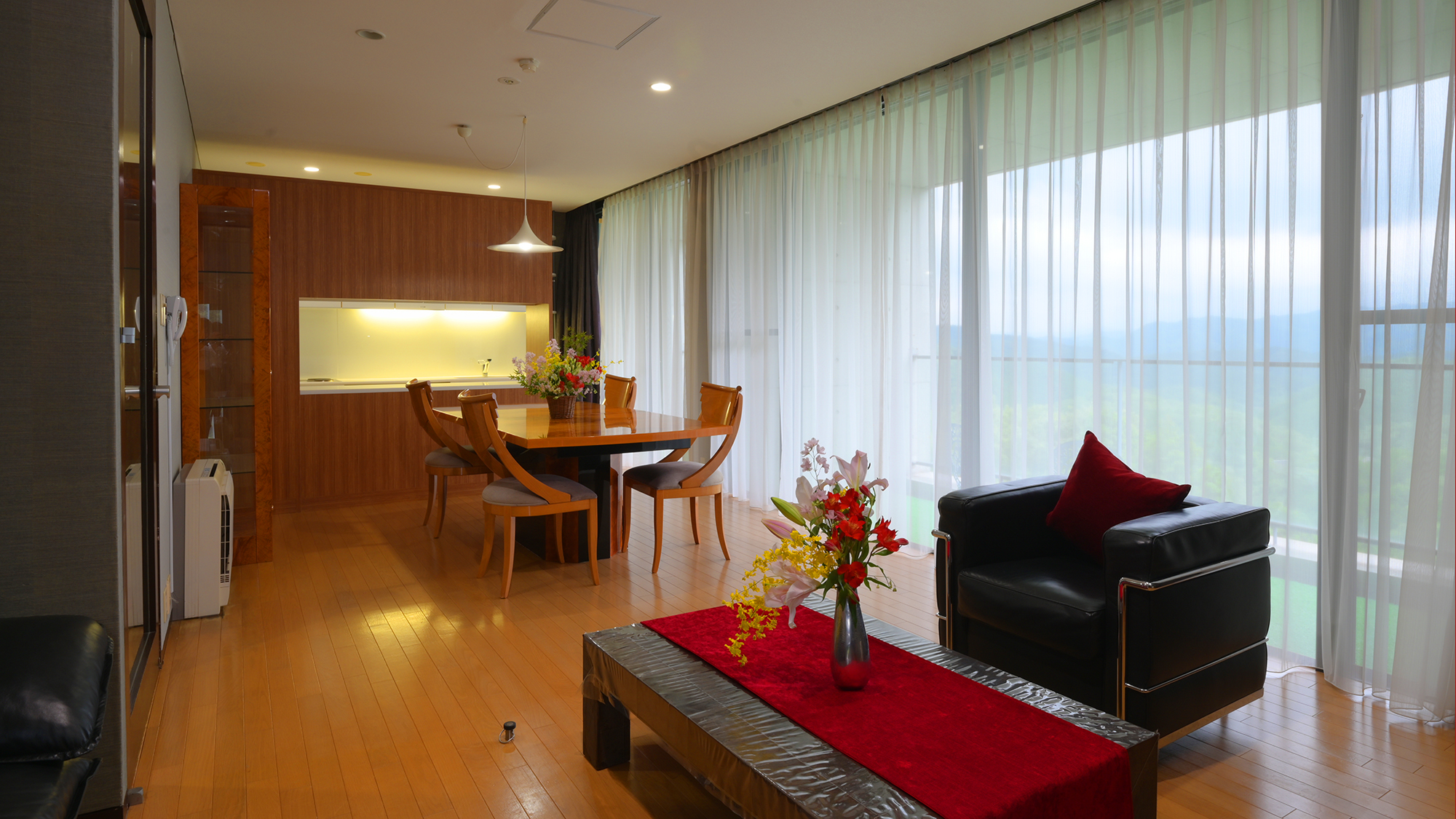 【禁煙】スーペリアダブル ■97平米/最大4名■