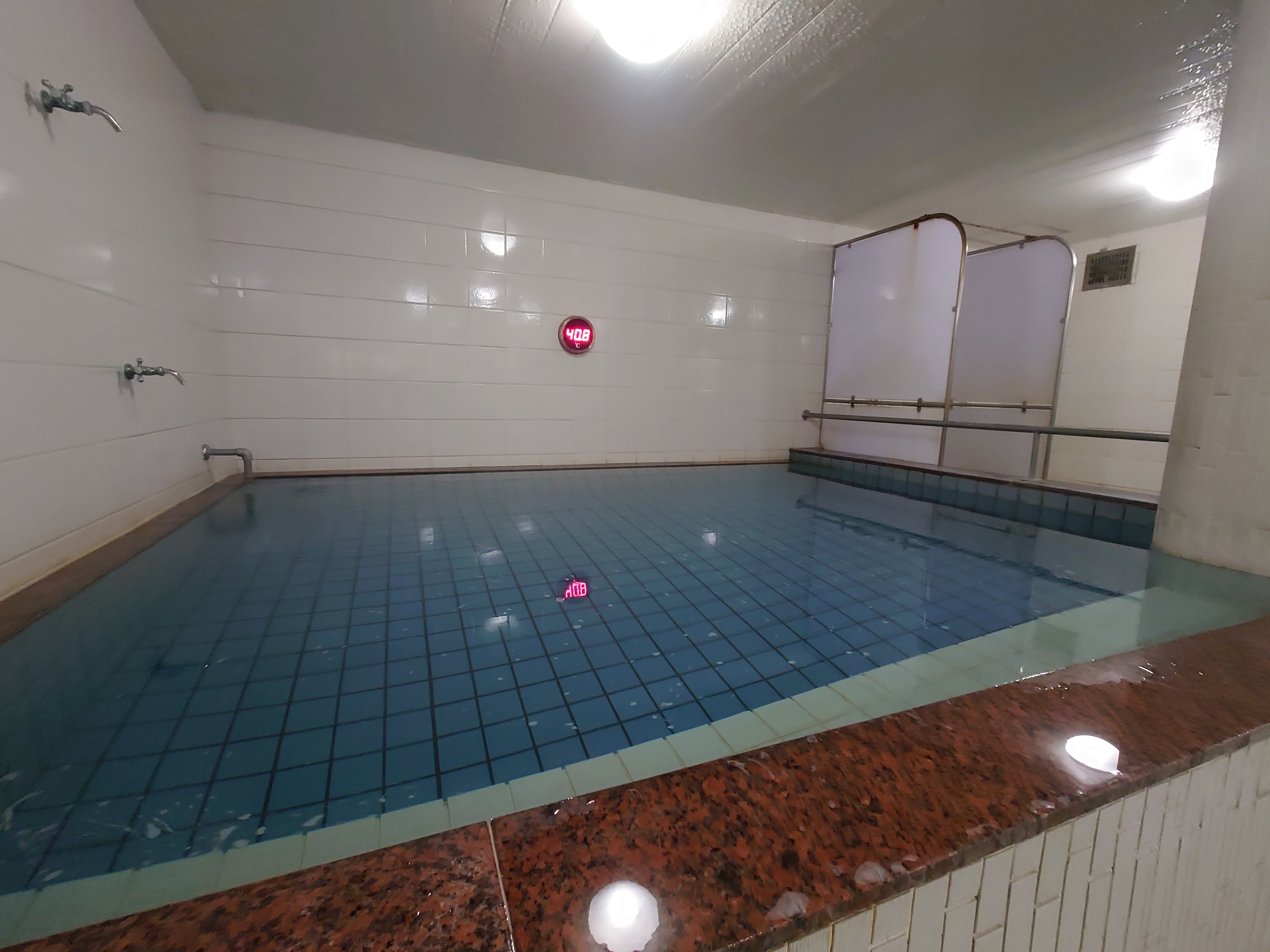 カプセル浴槽アップ