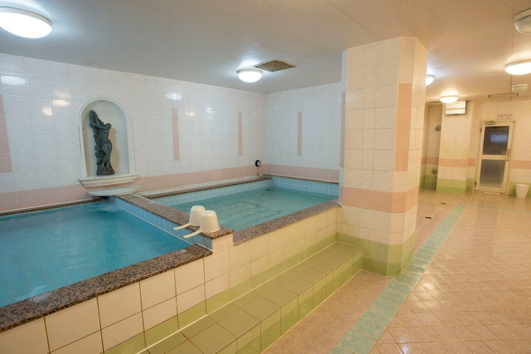 女性専用フロアの大浴場です。大浴場のある女性専用カプセルホテルは新宿では少ないんです♪