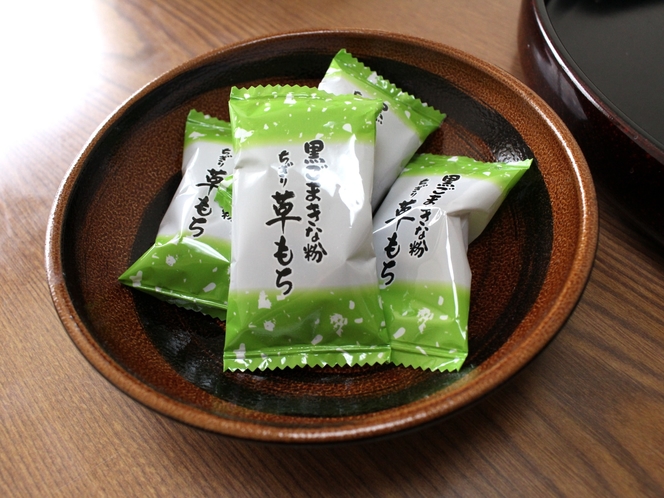 お部屋にご用意しております菓子折りは、売店にてご好評販売中です