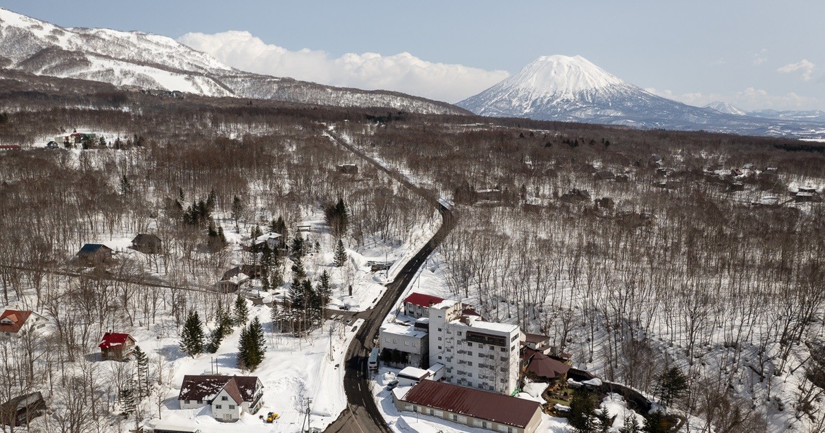 ホテルと羊蹄山　冬