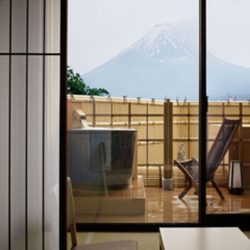 露天風呂一例　【温泉◆露天風呂付客室】富士山を望む和室１２畳