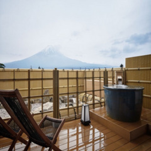 露天風呂　【温泉◆露天風呂付客室】富士山を望む和室１２.５畳