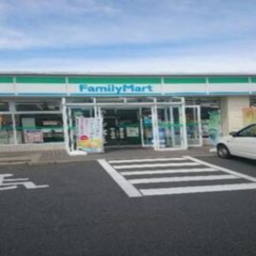 ★ファミリーマート★徒歩3分にあり、ちょっとした買い物に便利♪