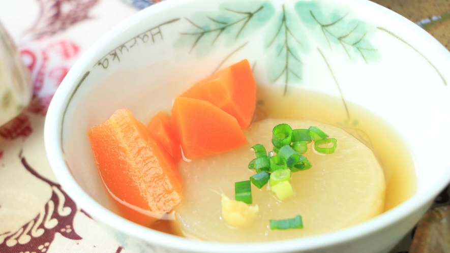 【夕食一例】郷土料理を味わいながら島時間をゆっくりとお楽しみ下さい