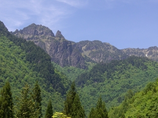 当館から眺めた錫杖岳