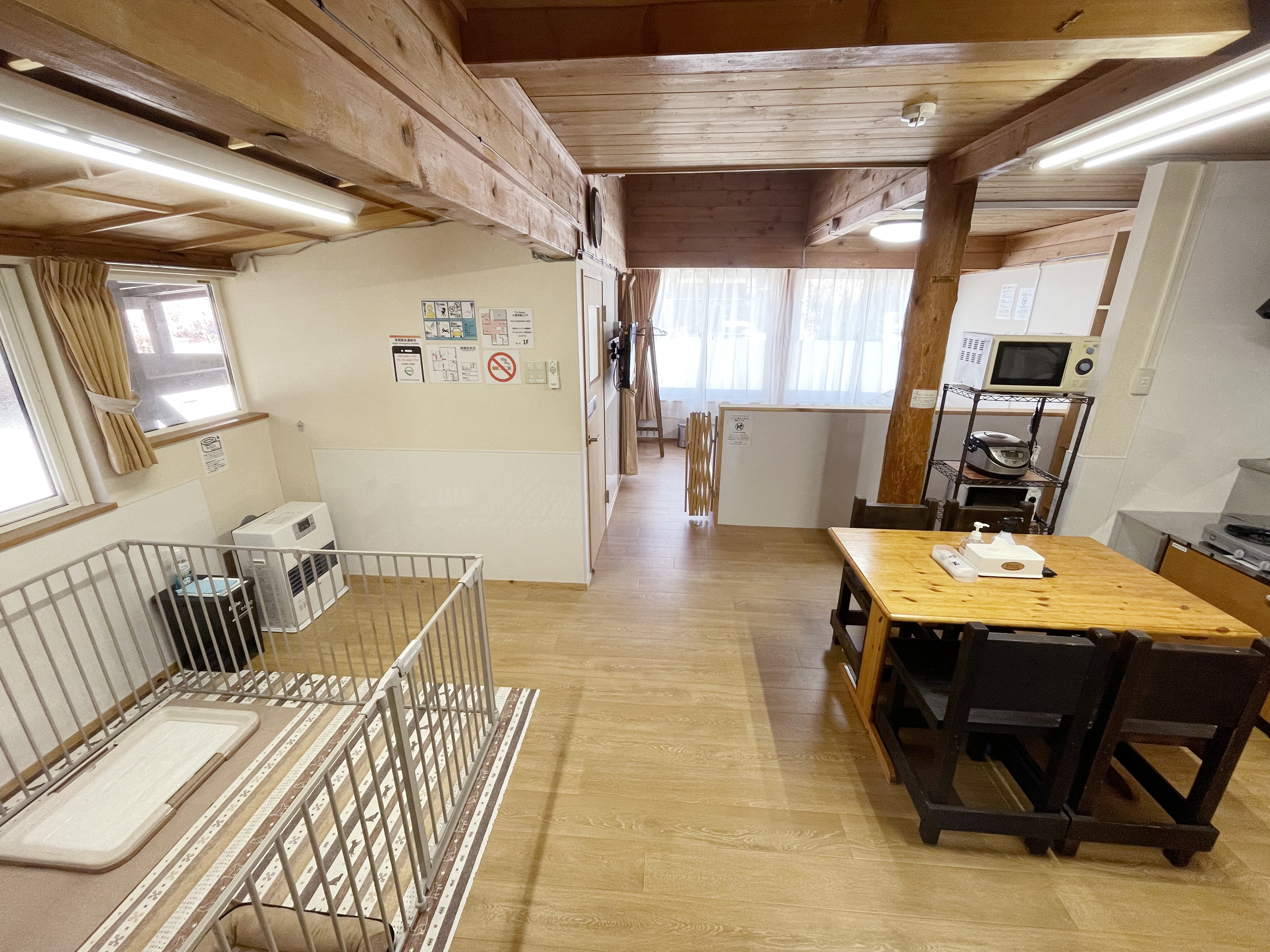 ワンちゃん専用棟タロ　リビング
