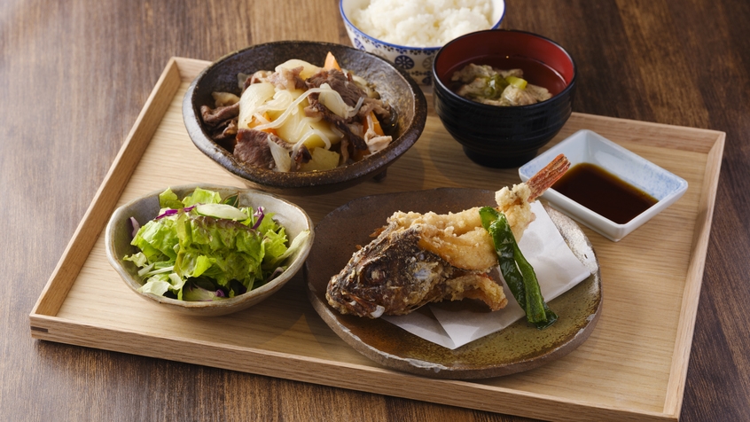【楽天スーパーSALE】【２食＆ドリンク３杯】ボリューム満点で夜はお酒も３杯付♪朝はほっとする朝食付