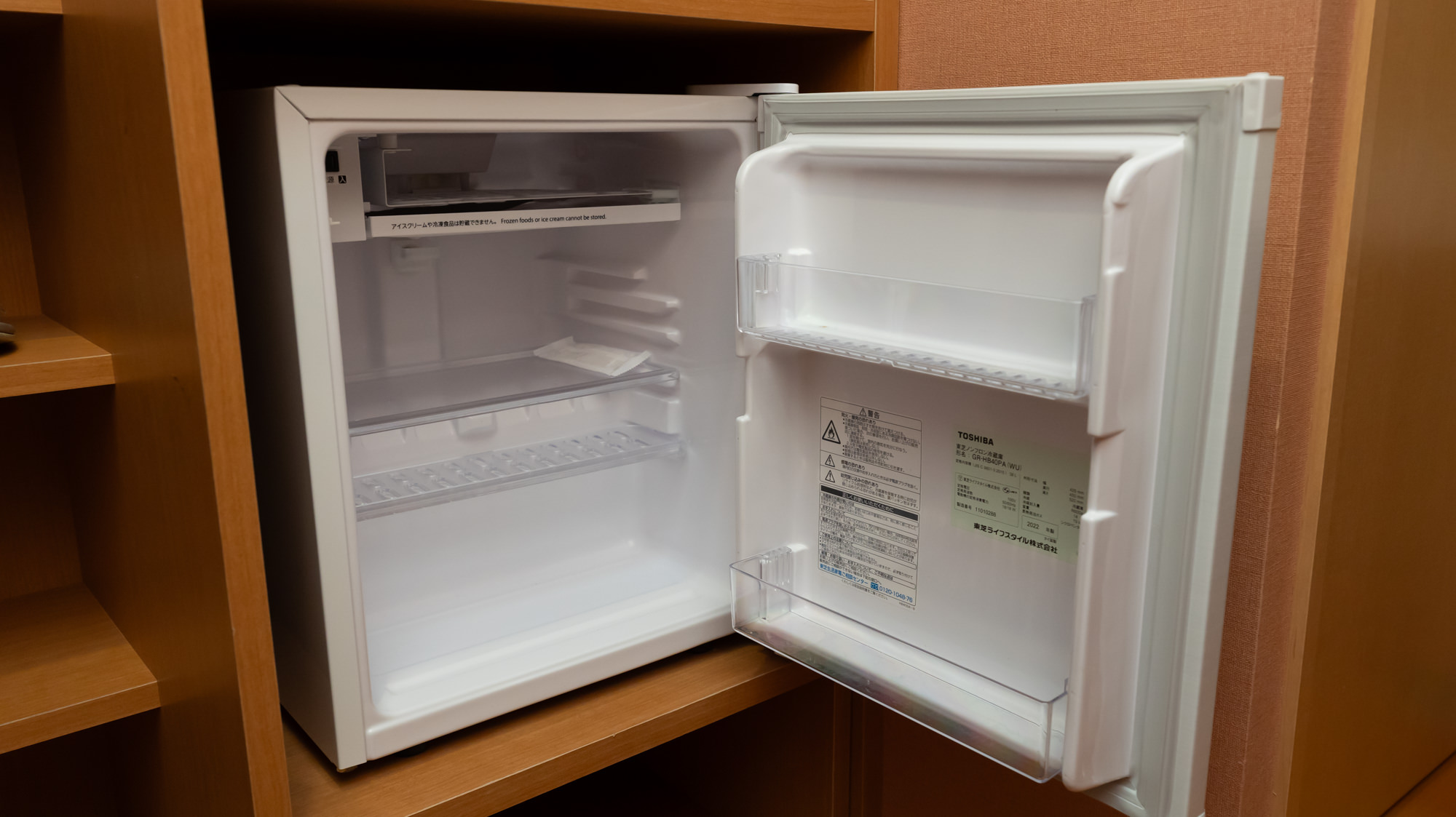 【禁煙】本館　庭園眺望　和室10畳　バス共用・トイレ付き・洗面付