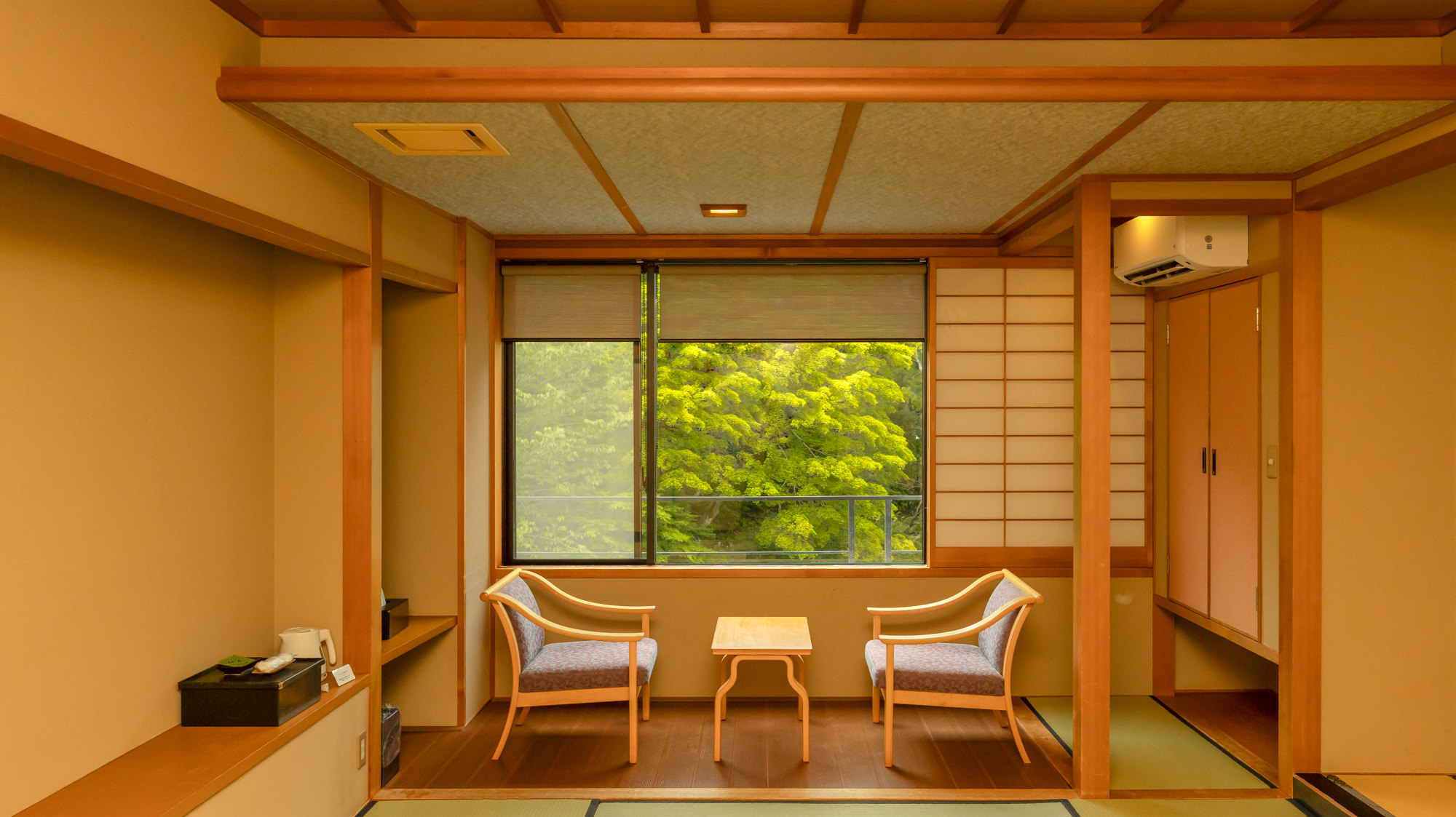 【禁煙】東館　庭園眺望　和室10畳　バス・トイレ・洗面付