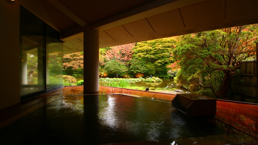■【温泉】檜造り露天風呂－季－古代檜を使用した優しい雰囲気の露天風呂