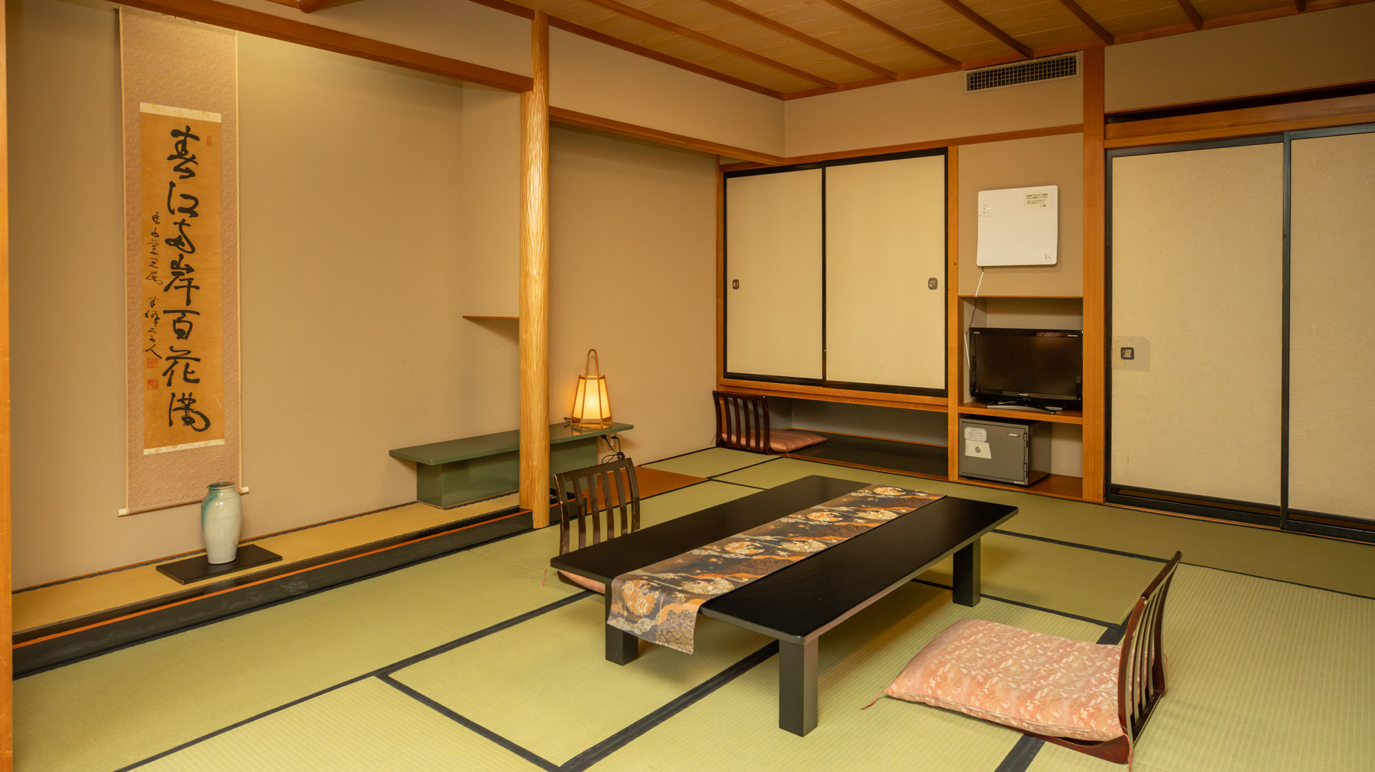 【禁煙】東館　庭園眺望　和室10畳　バス・トイレ・洗面付