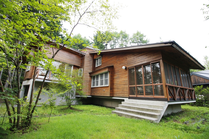 【素泊まり】 森に包まれる軽井沢ステイ〜１棟まるごとコテージ貸し切りプラン〜