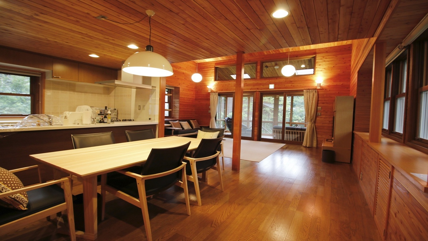 【素泊まり】 森に包まれる軽井沢ステイ〜１棟まるごとコテージ貸し切りプラン〜