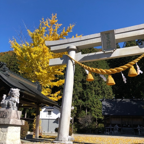 当館目の前にある富士神社　