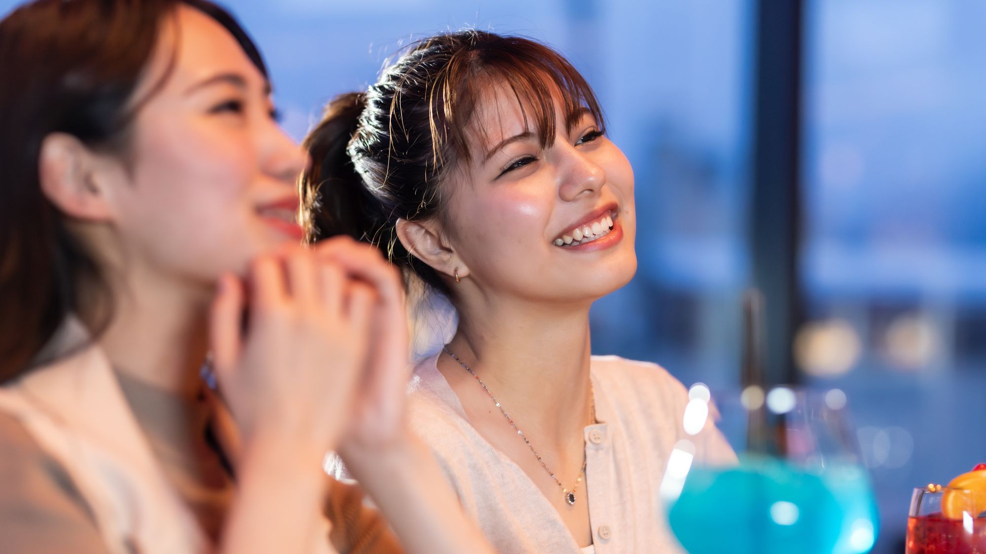 最上階展望ラウンジ&rdquo;BAR DuomoRosso&rdquo; 小樽を一望するバーで夜のひと時をお過ごしください