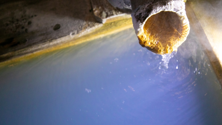 湯音に浸りながら…由布岳から湧き出る源泉100％の掛け流しの湯