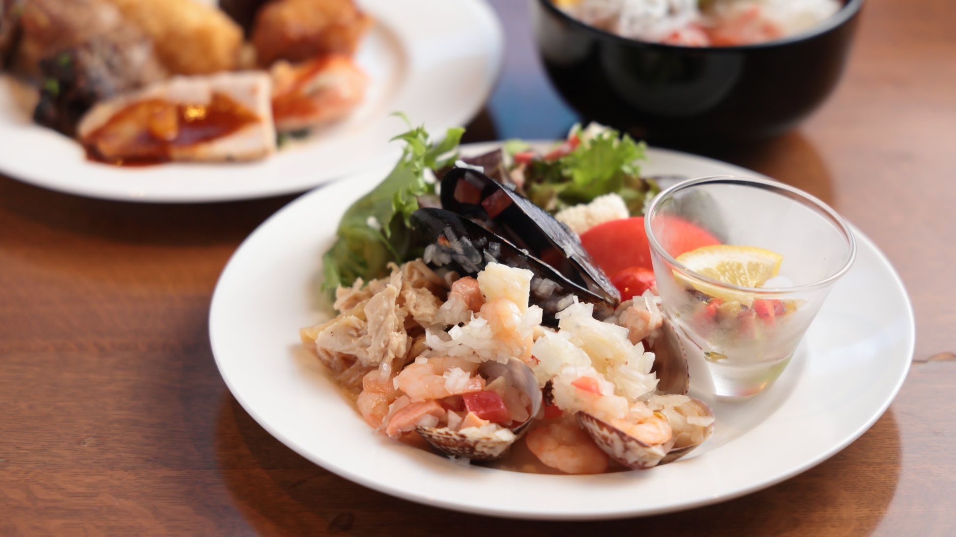 【おおいたパワーチャージ】【サップ体験＆プール入場券付】海もプールも！地産・旬彩バイキング＜２食付＞