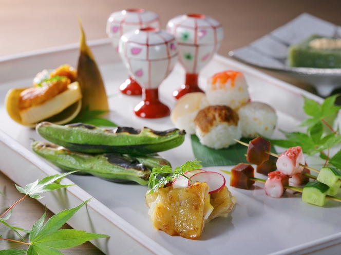 【夕食一例】古きを受け継ぎ、新しいものも積極的に取り入れる、「新・日本料理」をお召し上がりください。