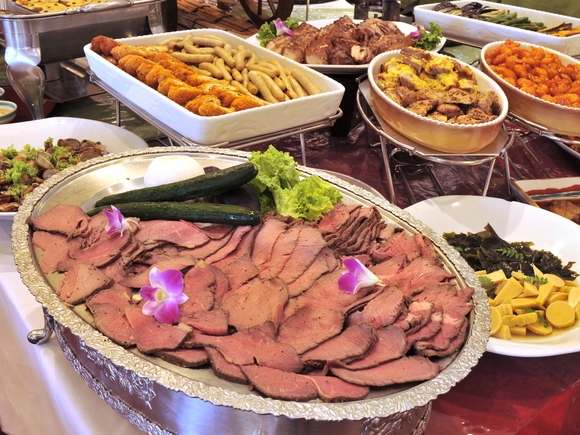 直前割【一番人気！夏休み限定バイキング】和洋中で約60種類！スペシャル価格