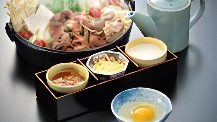 【リニューアル/すき焼き会席】★9月〜3月限定★当館人気！とろける旨み♪牛ロースと地元産野菜たっぷり