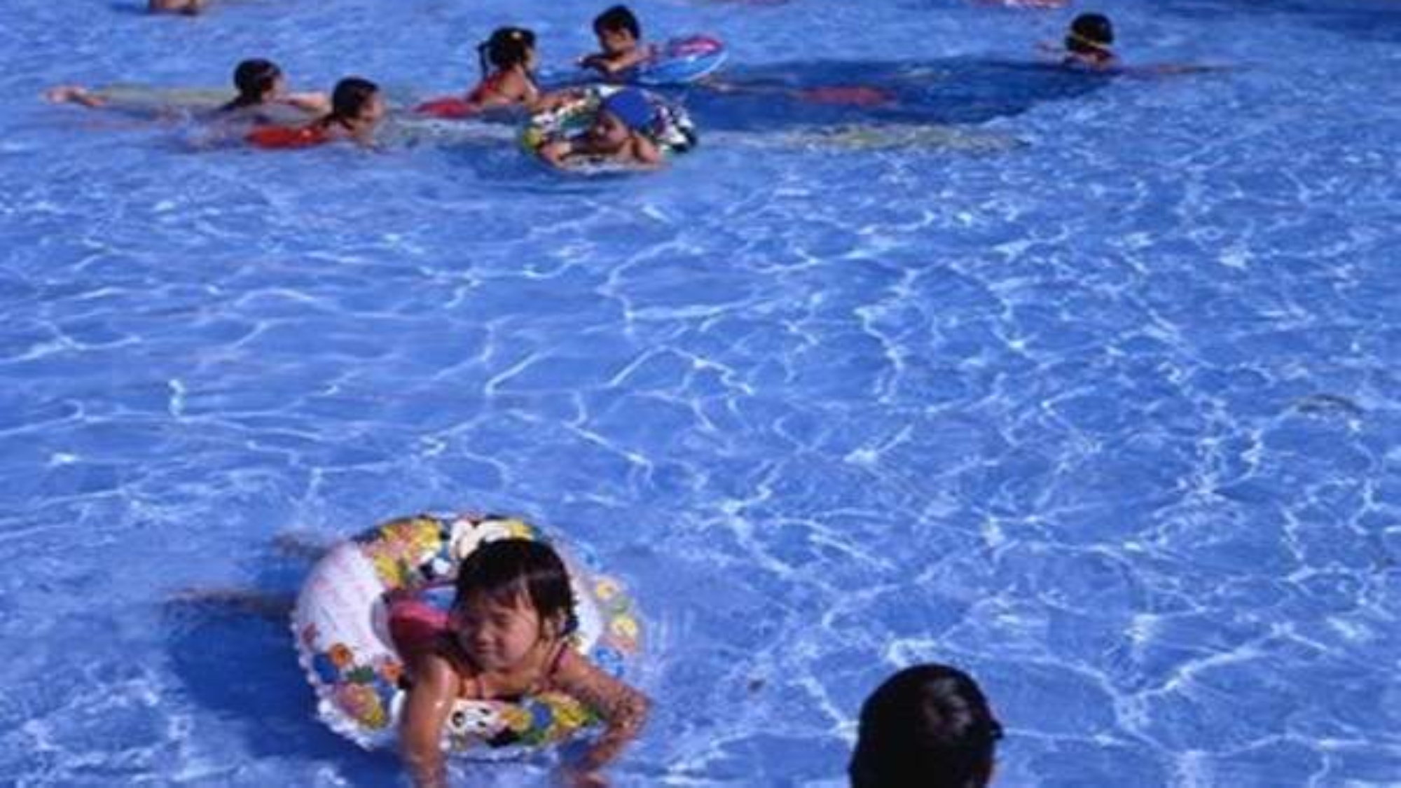 お子様も安心安全♪幼児プール