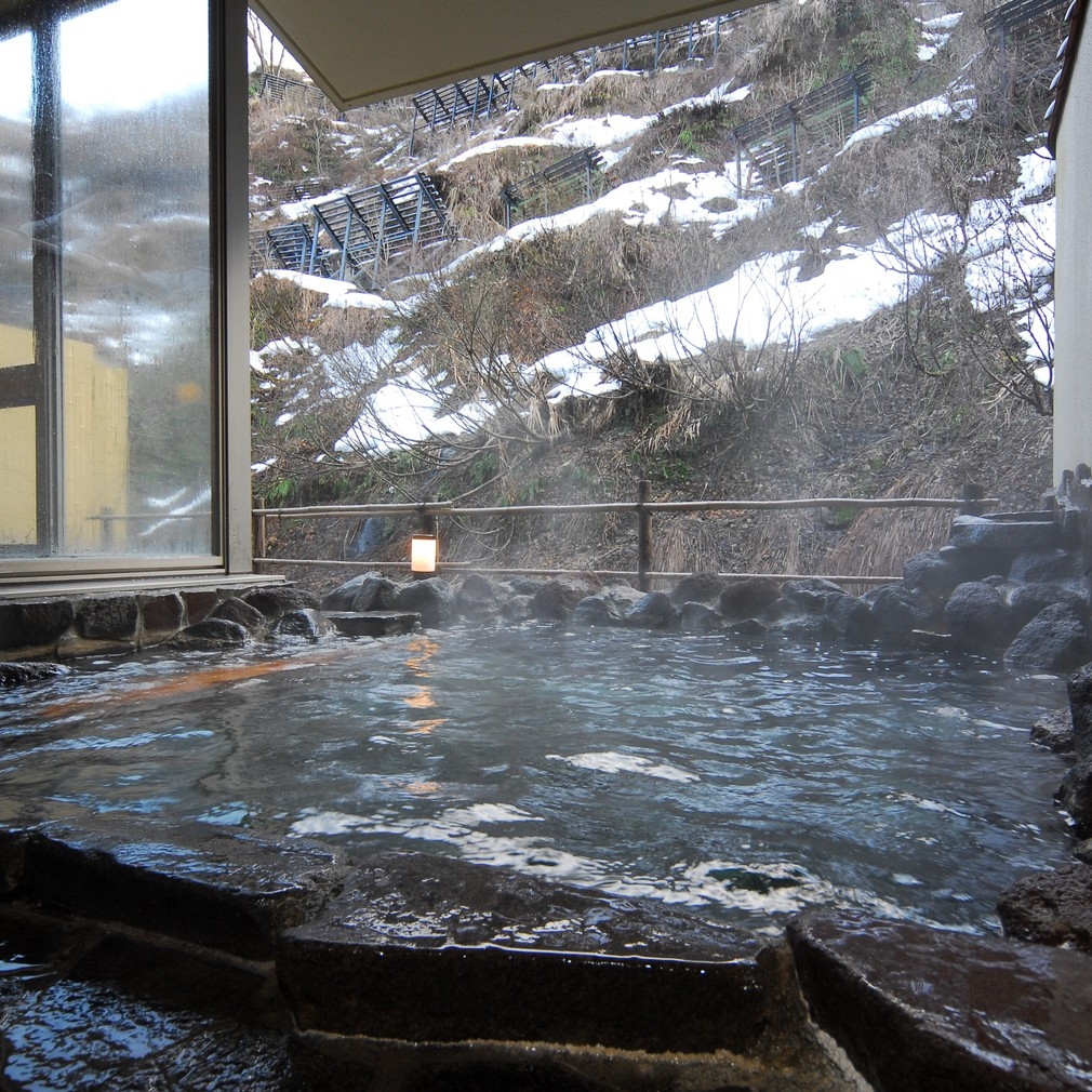 【素泊り】湯に癒され、酒にほどける｜日本三大薬湯・松之山温泉で大人リトリート【食事なし】