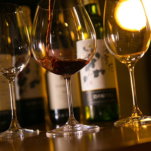 【ワイン】穏やかで優しい味わいの新潟産ワイン。お料理とのマリアージュをお楽しみください。