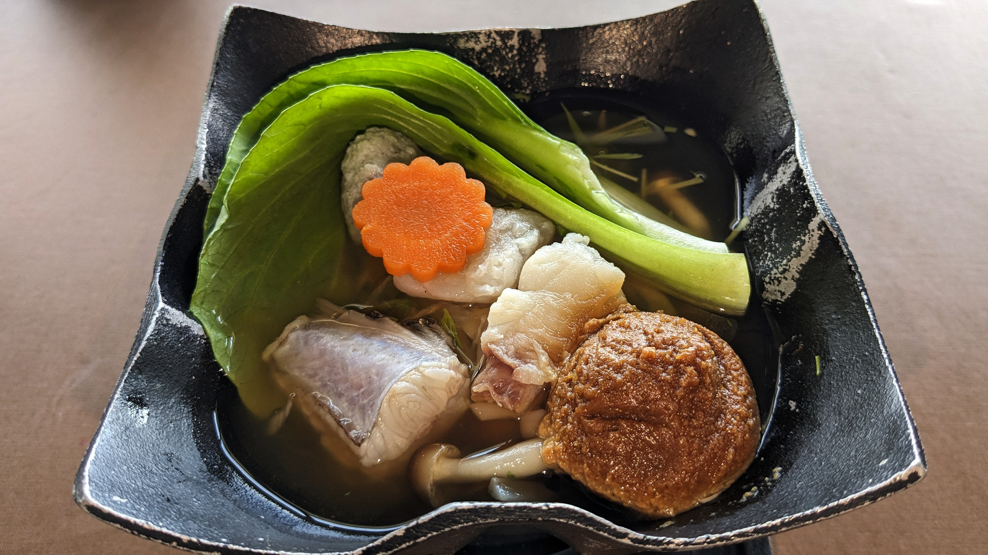 「旅館料理」三河海鮮土手鍋