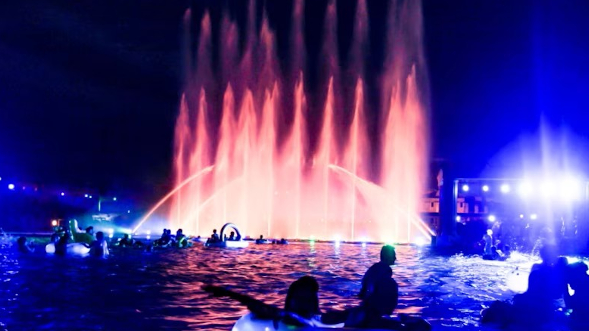 ラグナシアナイトプール