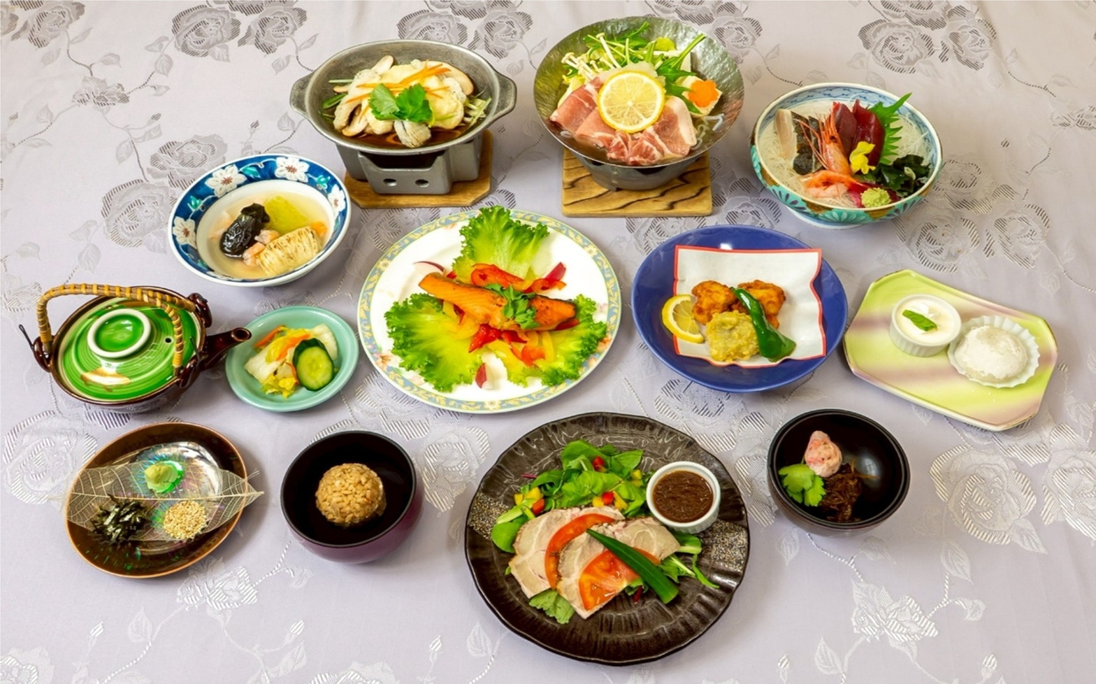 【会席料理】別会場にて会席料理のご夕食、オホーツク旬の彩り御膳〜竹〜＜夕朝食付＞