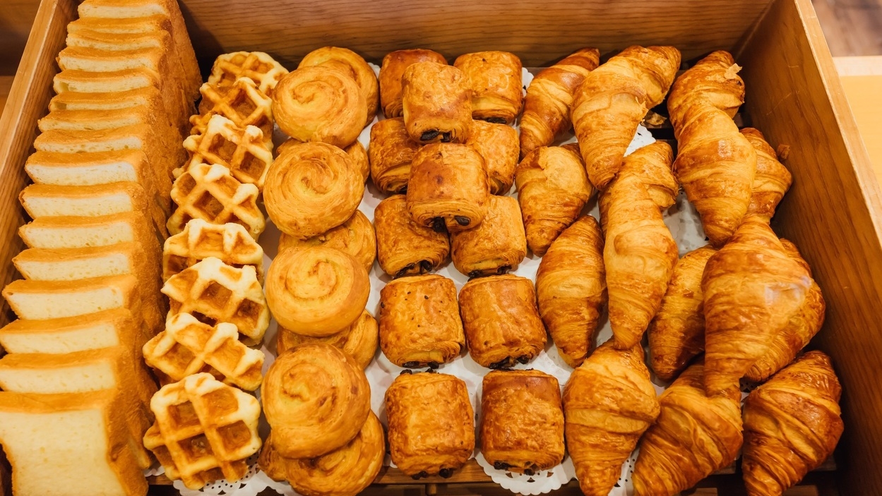【一泊朝食（夕食なし）】種類豊富な和洋ビュッフェの朝食付きプラン