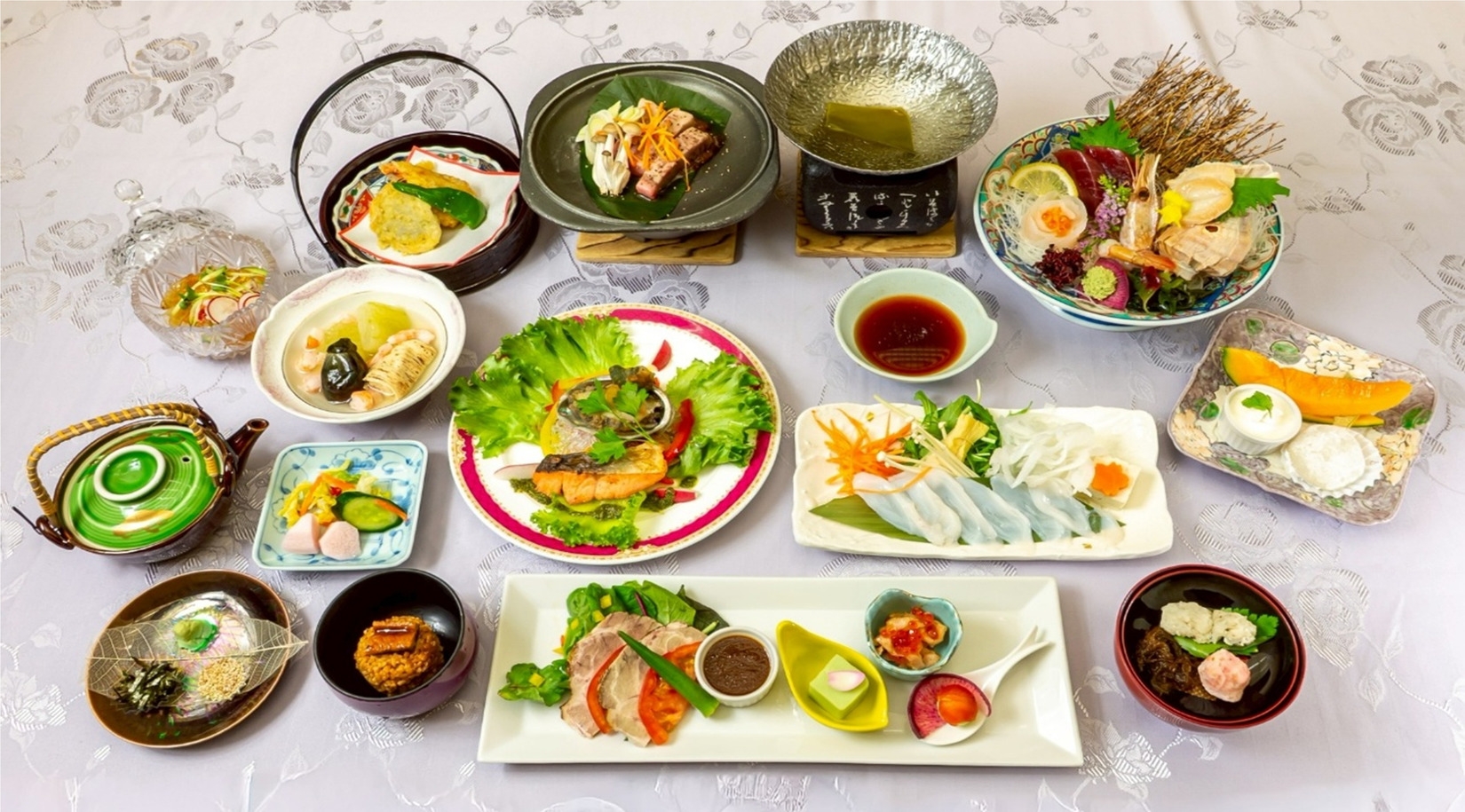 【特別会場で会席料理を】季節の味覚を楽しむ「松」御膳＜夕朝食付＞