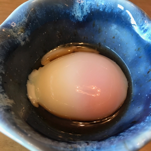 朝食の一例です。温泉卵