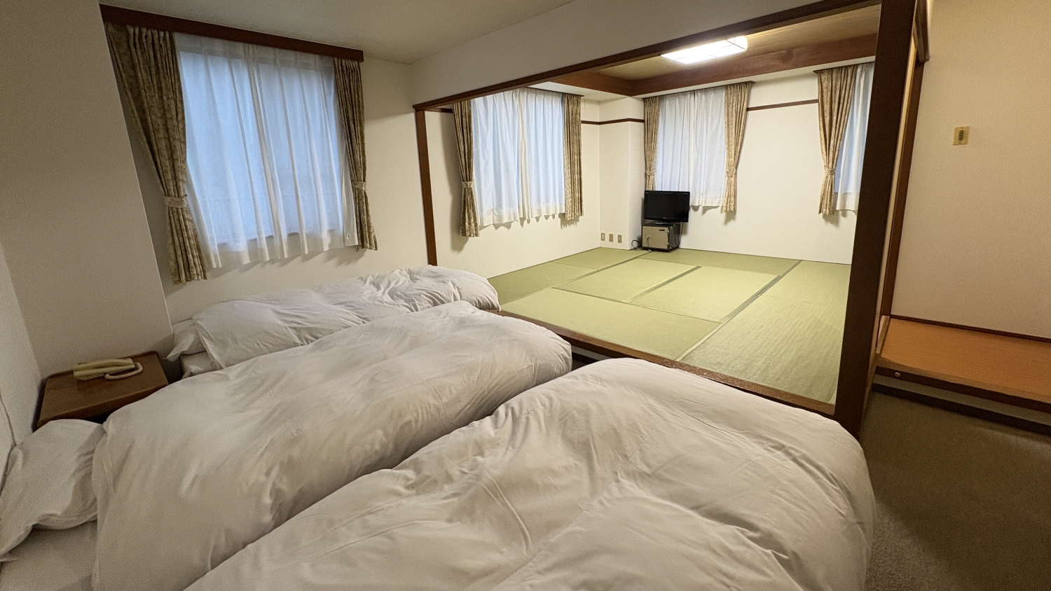 和洋室（4-6名）＜バストイレ付＞禁煙