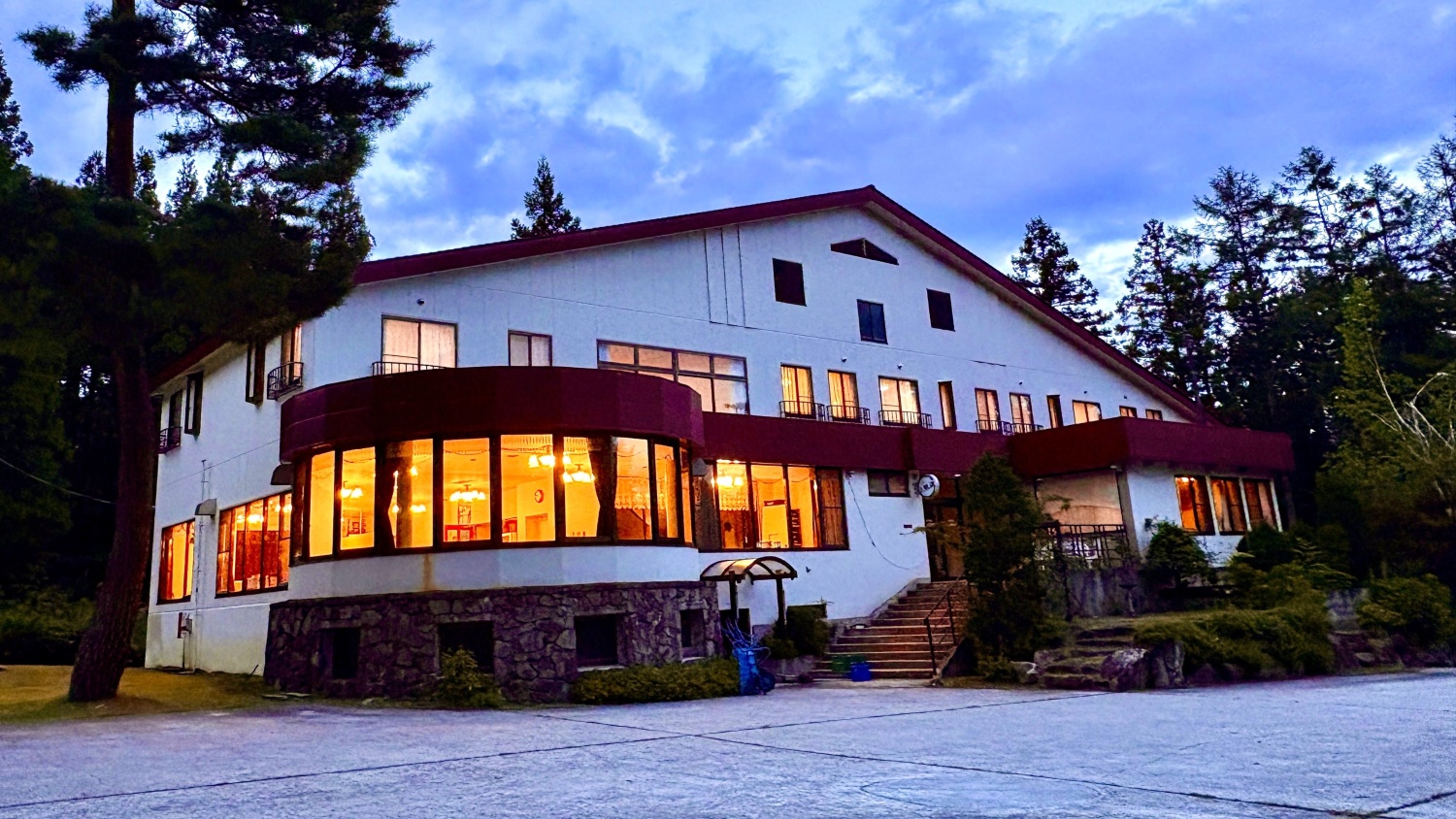 外観　～夕景～