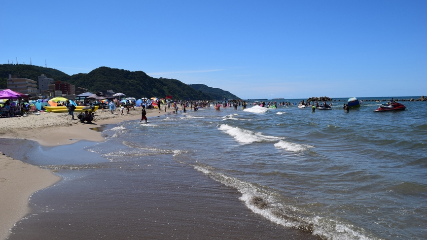 《夏休み＊1泊2食付》夏到来！海水浴をとことん満喫♪【浜辺から徒歩1分の好立地】