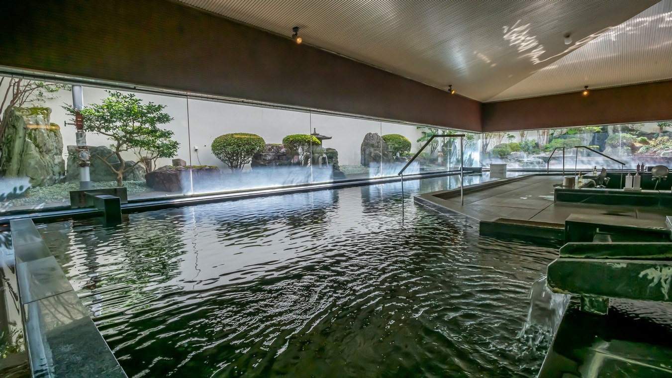 【お正月ファミリー｜1泊2食】12/31〜1/3〇お食事はレストランホール会場！自慢の会席と湯めぐり