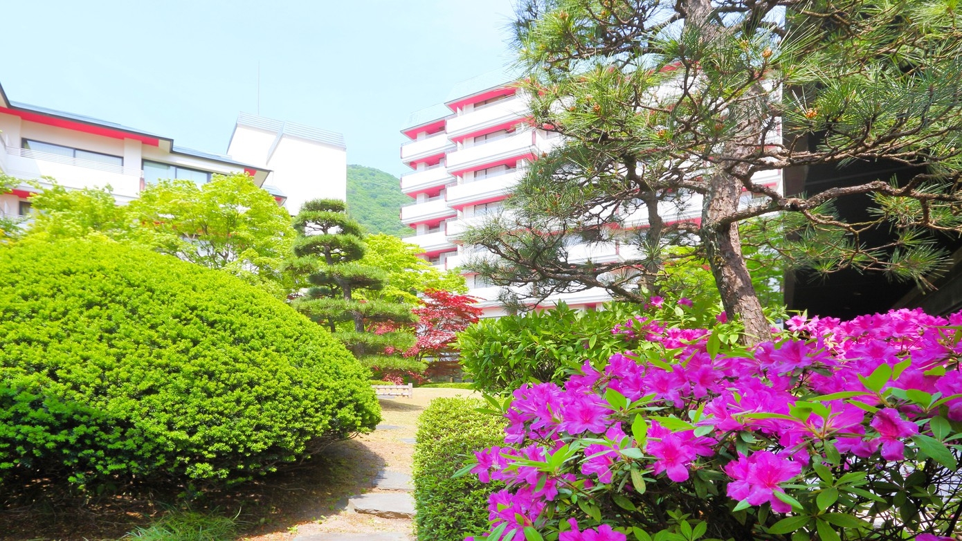 【3〜4月限定】 春の恵みを存分に堪能！山菜天婦羅に栃木牛陶板焼きほか栃木の味覚たっぷり温泉グルメ旅