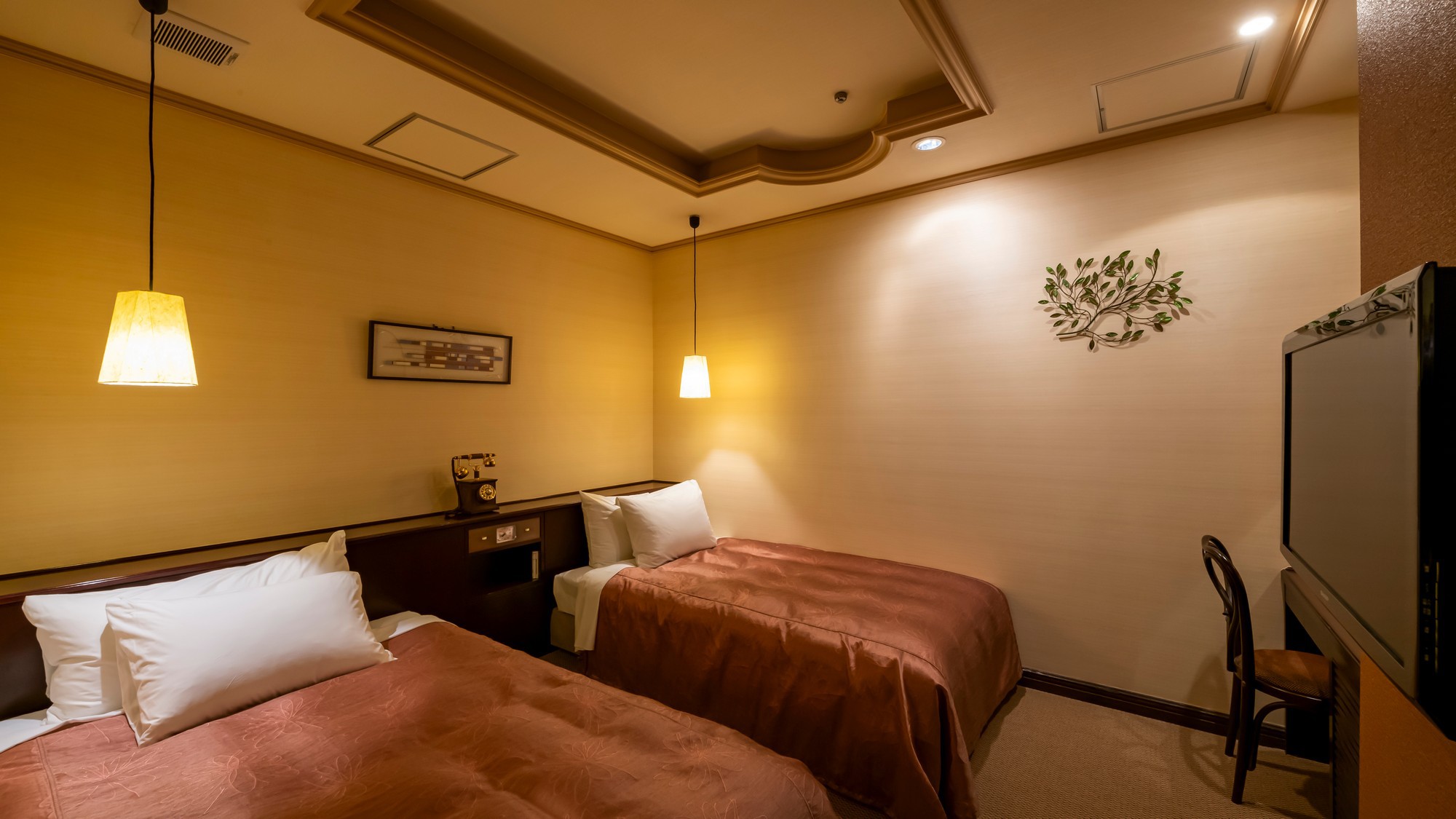 【本館最上階特別室】和室と洋室が独立しておりお互いに気兼ねなくお過ごし頂けます。