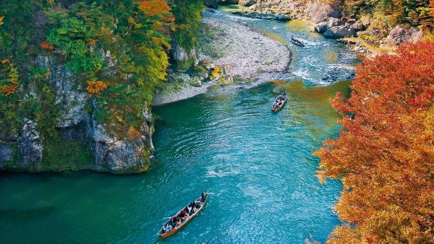 【鬼怒川ライン下り】4月中旬から11月下旬まで。大自然の渓谷美をお楽しみください。