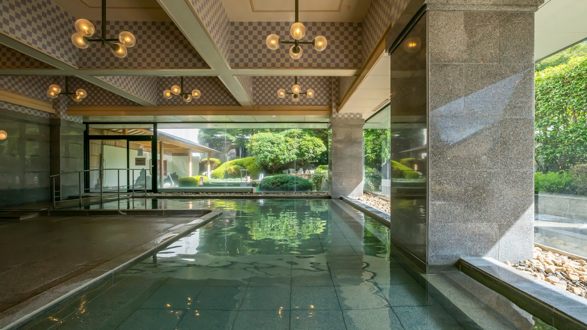 大浴場「きぬの夢」「鬼怒の砦」の2つの湯処が男女入替制で湯めぐり満喫！