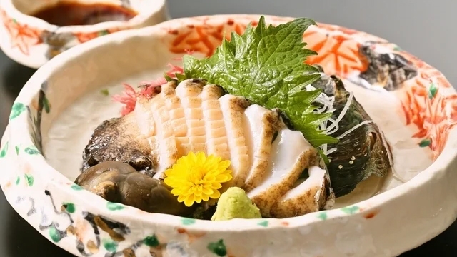 【うさぎの島でプチ贅沢♪】2025年12月〜瀬戸内産！アワビの姿造里付きビュッフェプラン